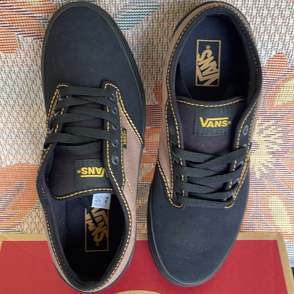 Vans • Men’s Atwood
Outcore Phantom/Black
VN000CX8B29
Sneakers - Picture 13 of 16